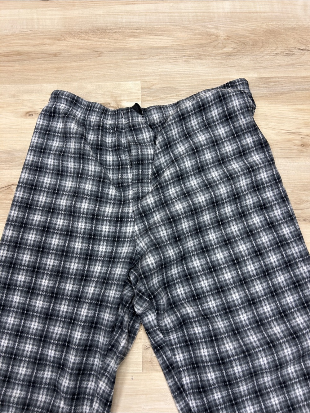 Izod Men's Black and Gray Plaid Lounge Pants image 2
